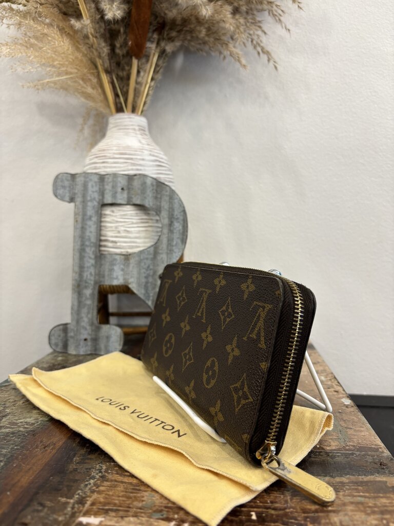 Louis Vuitton Monogram Large Wallet; Certificate of Authentication