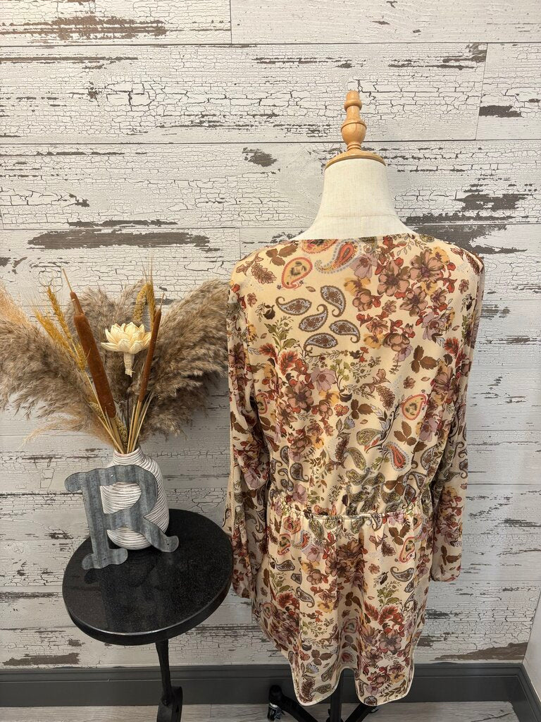 Gimmick Dress Size: XL