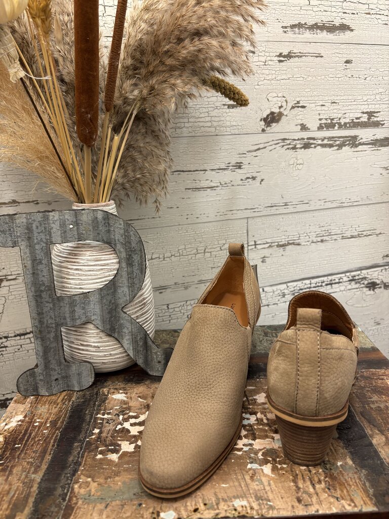 Lucky Brand Vennia Ankle Bootie