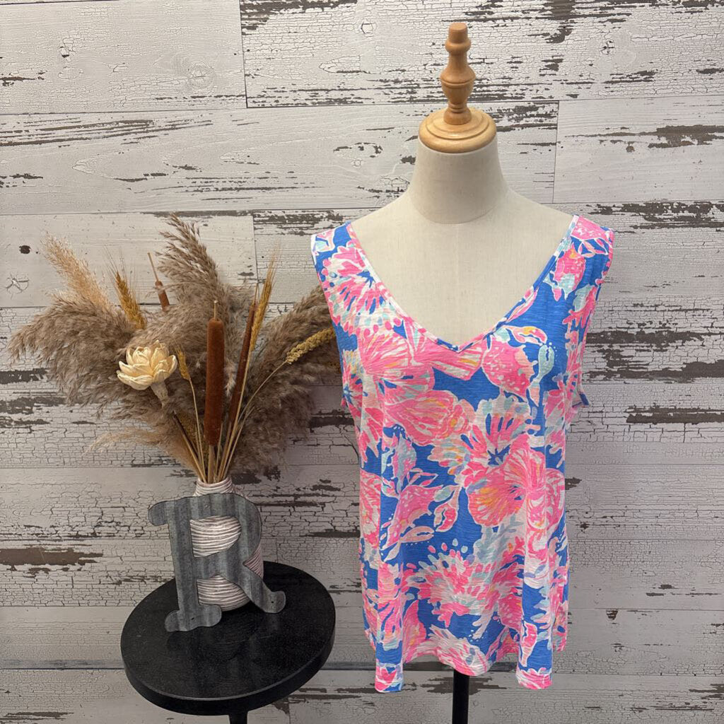 Lilly Pulitzer Tee Size: XL