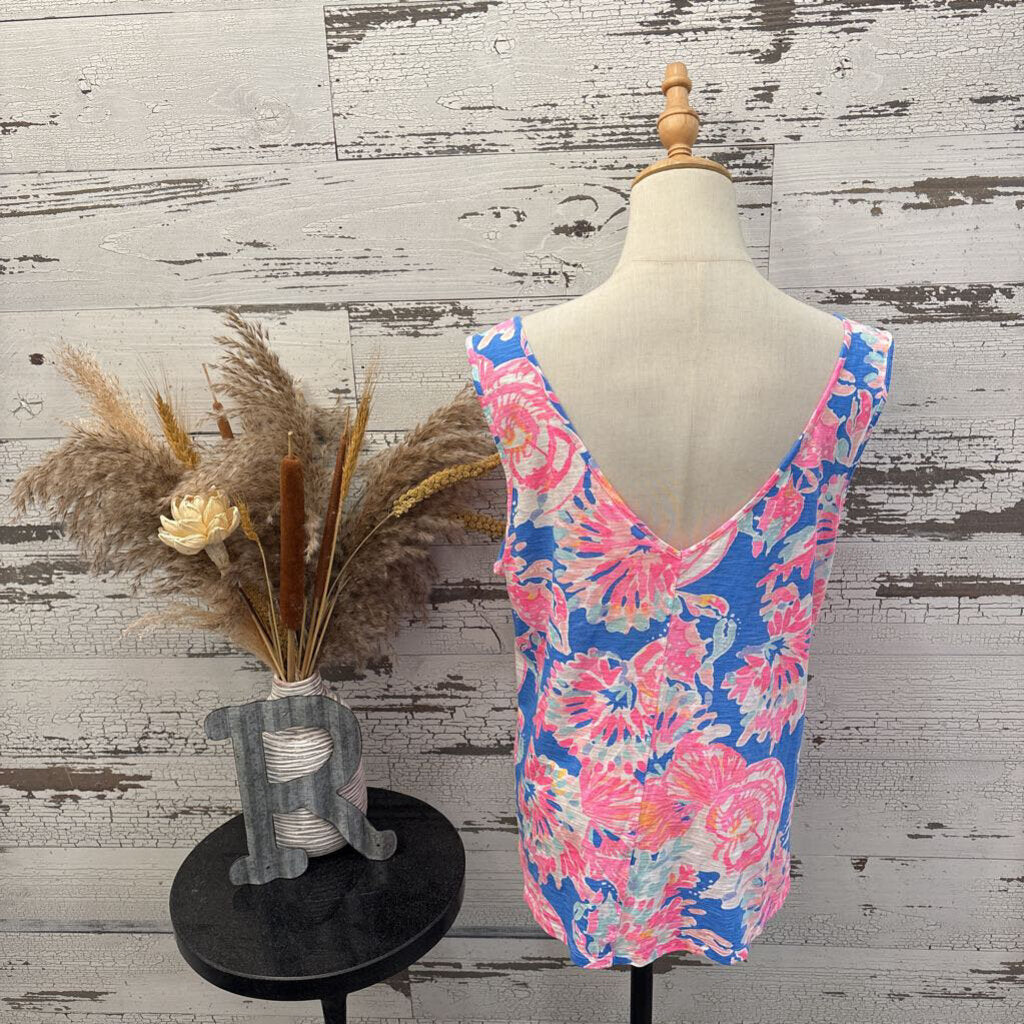 Lilly Pulitzer Tee Size: XL