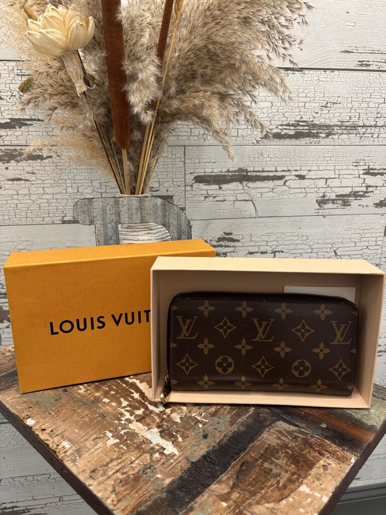 Louis Vuitton Monogram Large Wallet;Certificate of Authentication