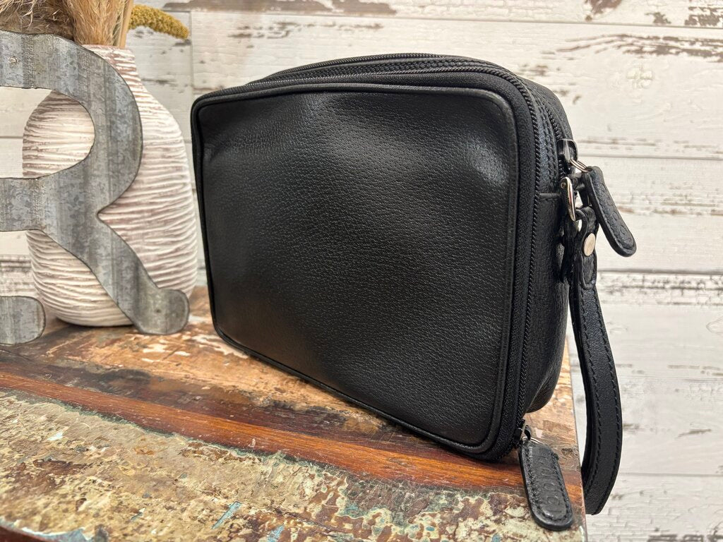 Gucci Clutch Bag Black Pebbled Leather & Wrist Strap; Certificate of Authentication