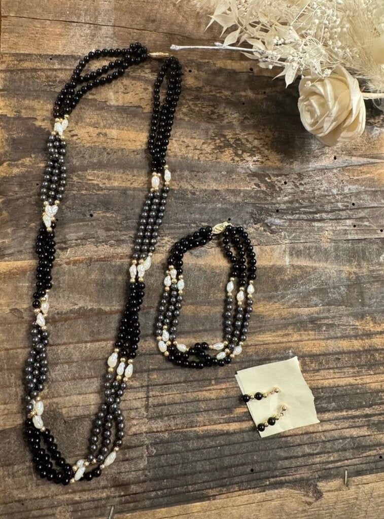Vintage 14K Gold Freshwater Pearl and Black Onyx Set
