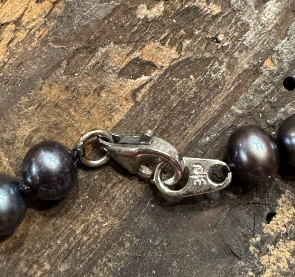 Danbury Mint Midnight Spell Pearl Necklace