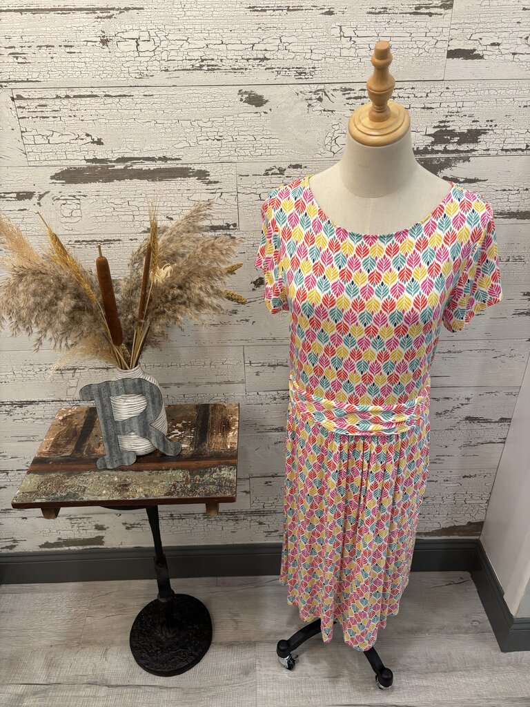 Boden NWT Short Sleeve Dress Size: Medium