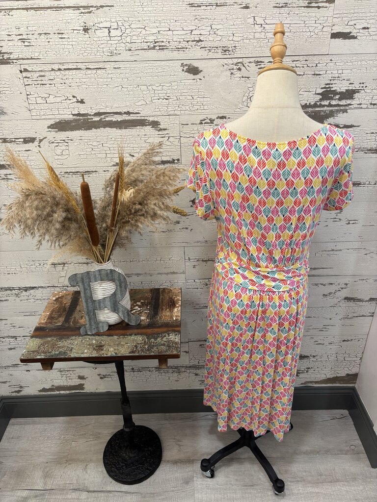Boden NWT Short Sleeve Dress Size: Medium