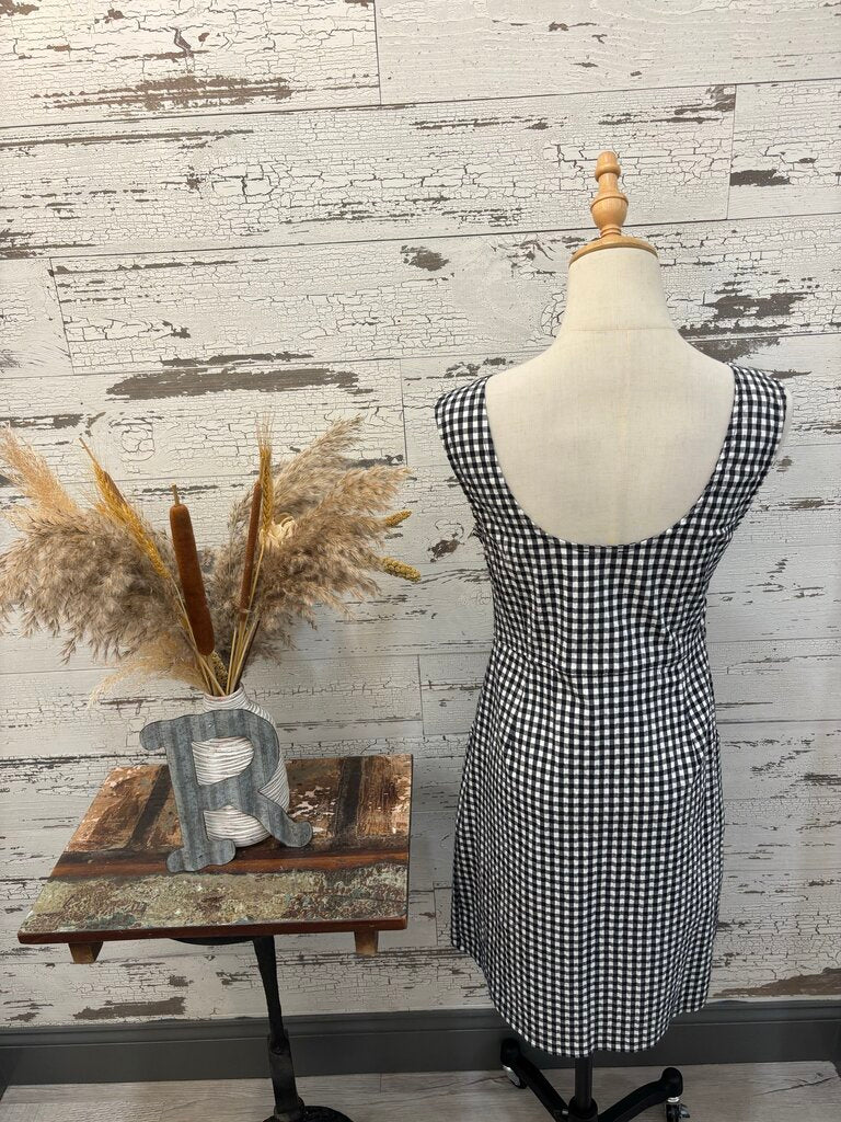 ISLE Black + White Dress Size: Small