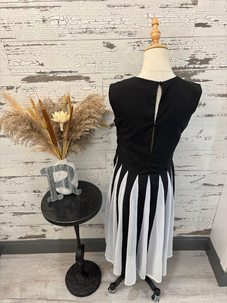 Haoduoi Sleeveless Dress Size: XL
