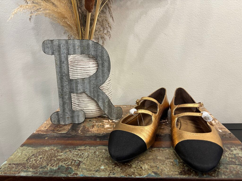 Jeffrey Campbell New Gold & Black Flats Size: 9