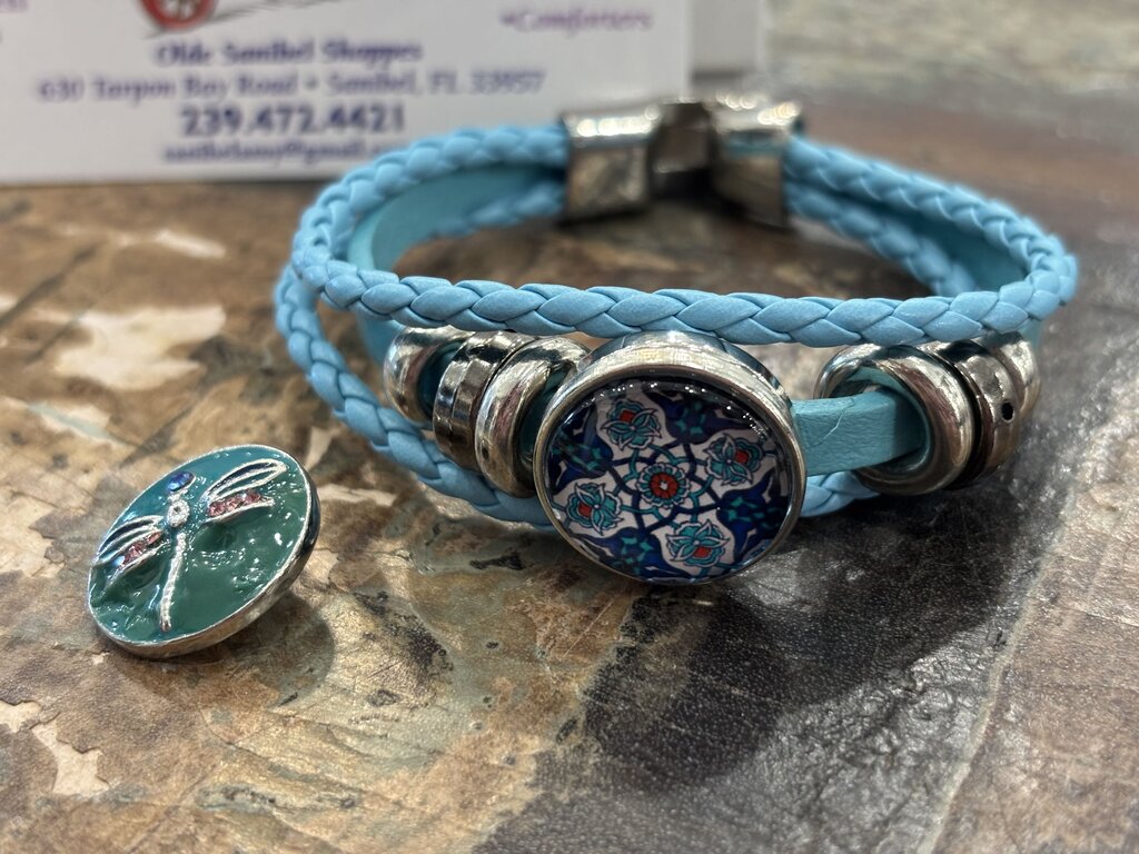 Interchangeable charms