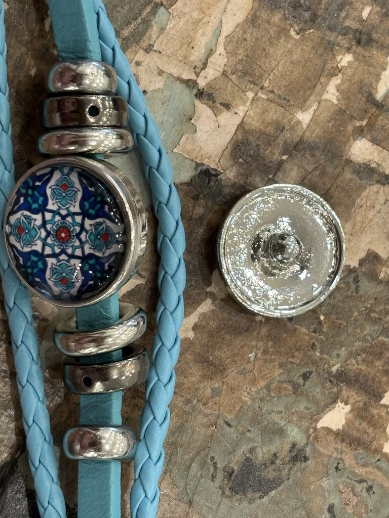 Interchangeable charms