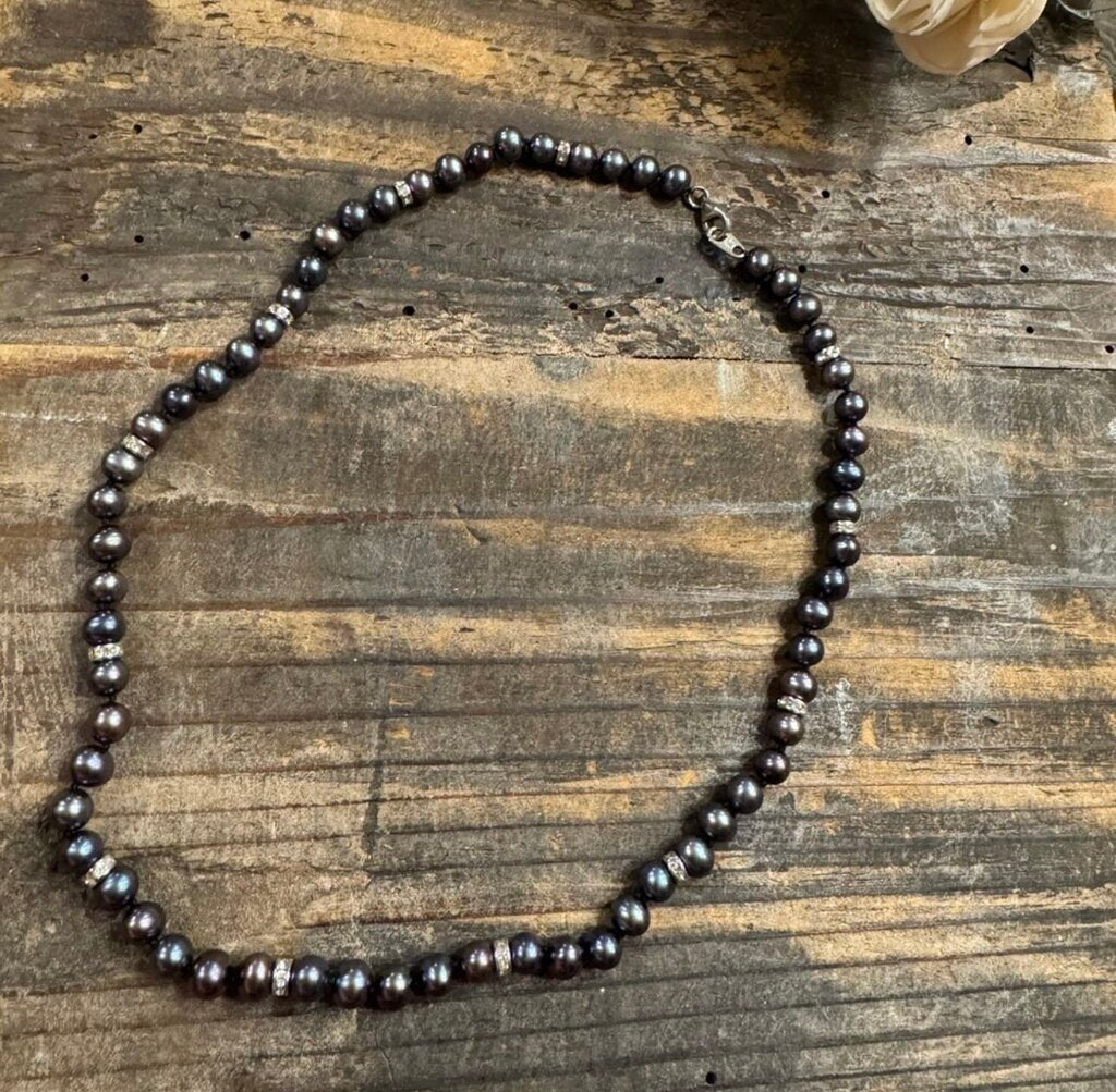 Danbury Midnight Spell Pearl Necklace