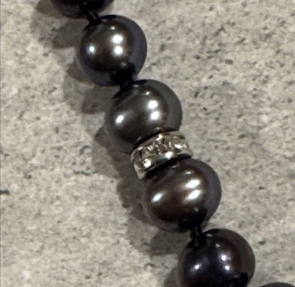 Danbury Midnight Spell Pearl Necklace