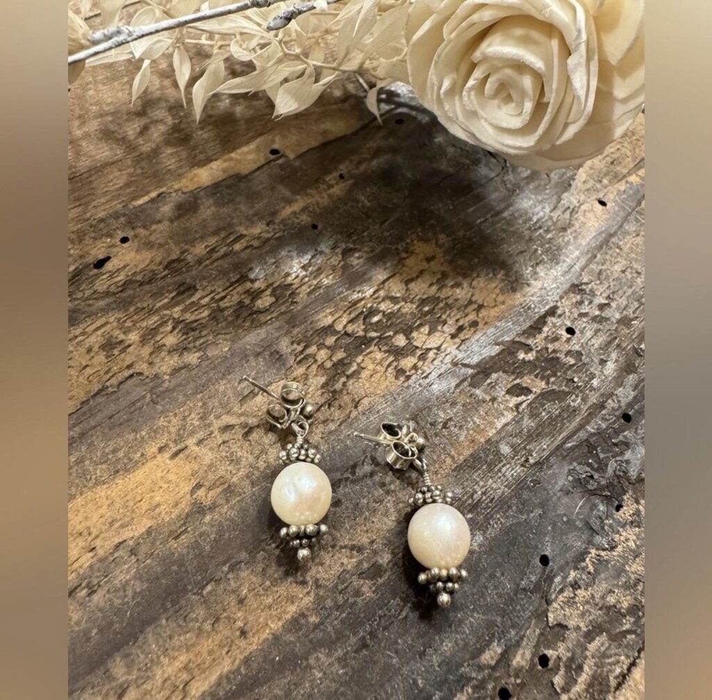 Laura Gibson Sterling Pearl bracelet & Earring Set