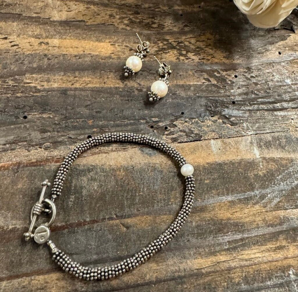 Laura Gibson Sterling Pearl bracelet & Earring Set